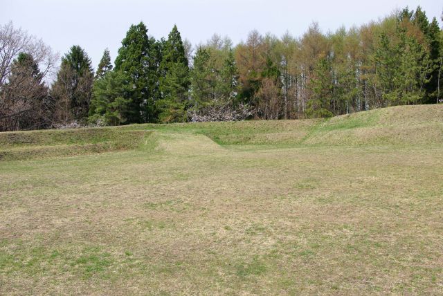 建物跡もない広場。