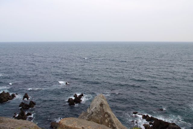 広がる水平線の開放的な眺望。天気が良いと下北半島が見えるようですが今日は見えず。