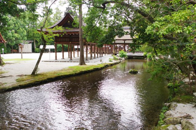 心地よい川の流れを感じながら。