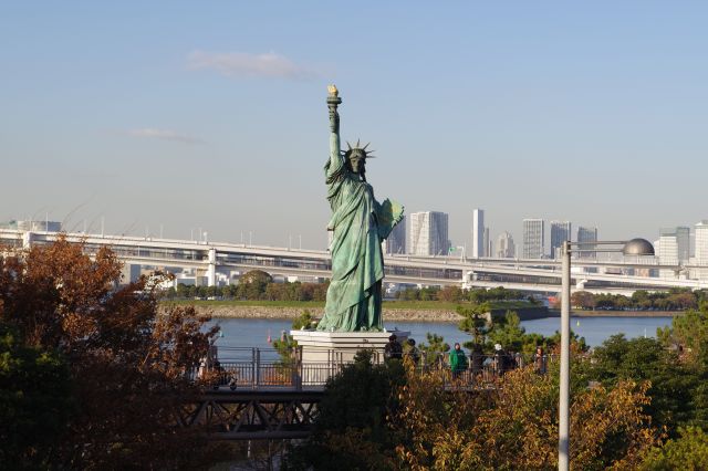 自由の女神像があります。