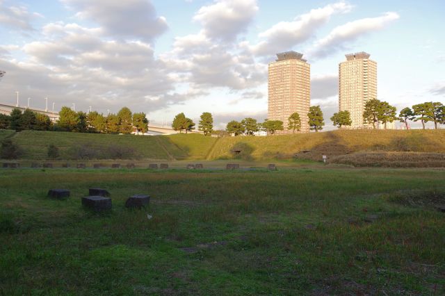 別世界の遺跡感、にぎやかなお台場付近であることを忘れさせます。