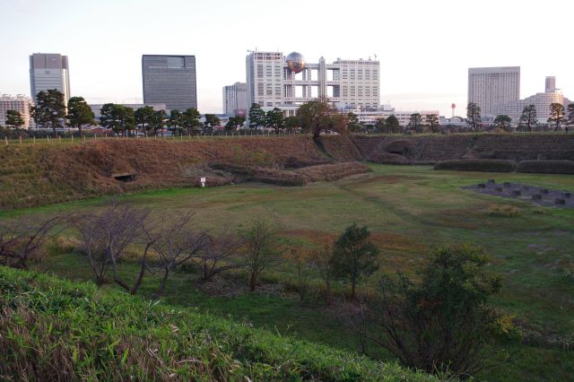 お台場の名の元になった台場、静かに歴史を伝える。