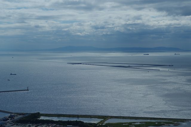 かなり幅広い淡路島。