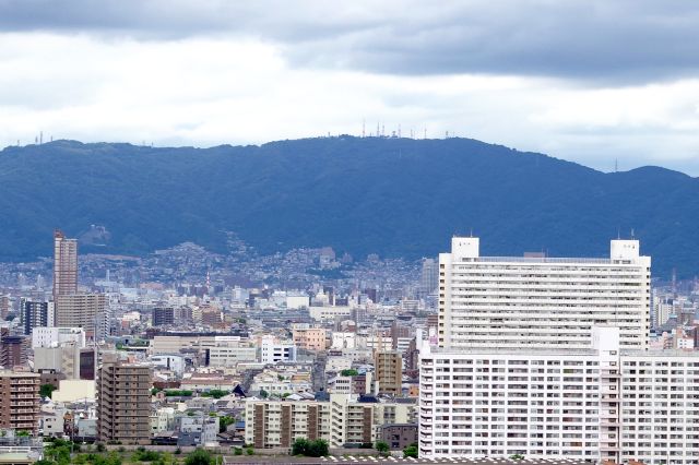 生駒山の山並み。