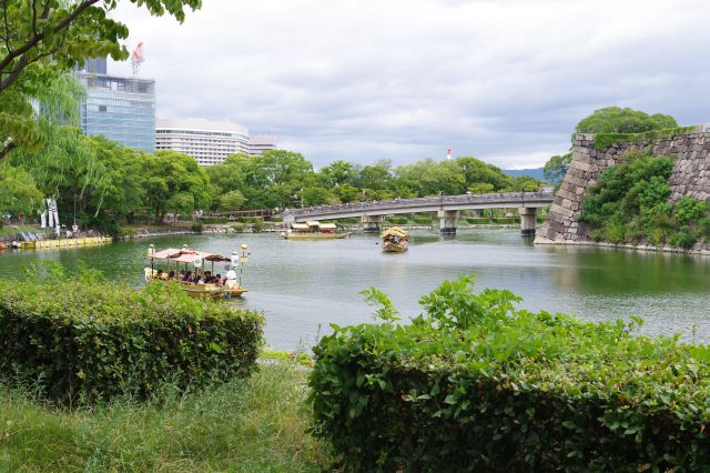 遊覧船を楽しむなら北側の極楽橋。