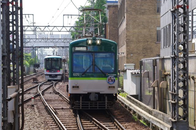 ホームより。京津線の引き込み線があり石山坂本線が近づく。