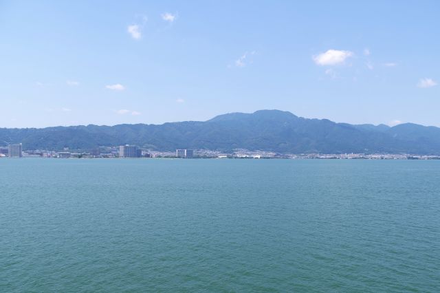 比叡山方面の港へ向かいます。