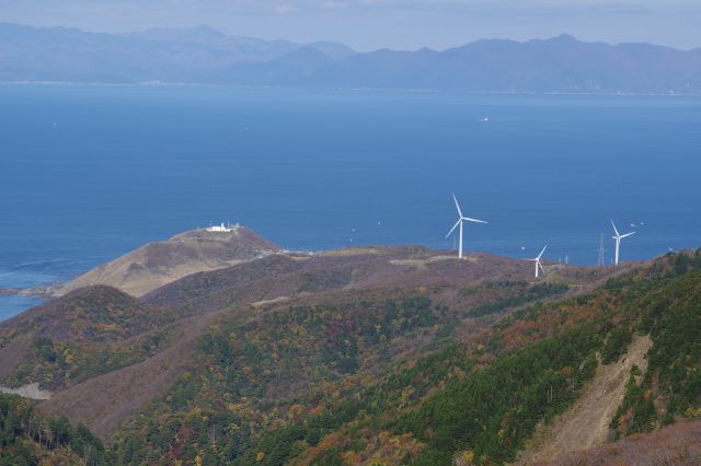 竜飛崎周辺。竜飛崎よりも高く、より幅広い風景が見られます。