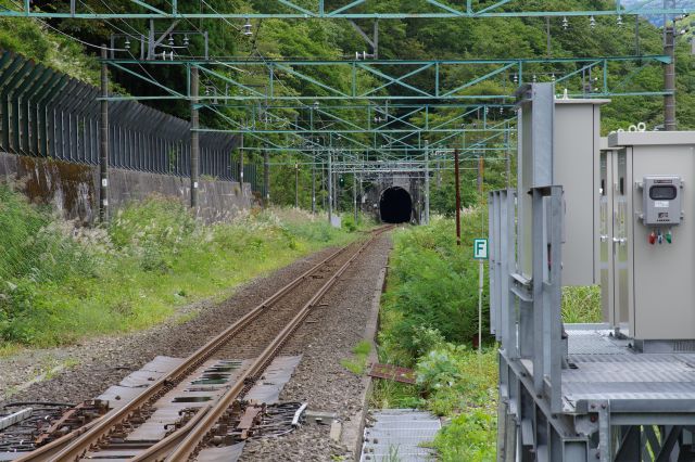 湯檜曽ループ線へ向かうトンネル。