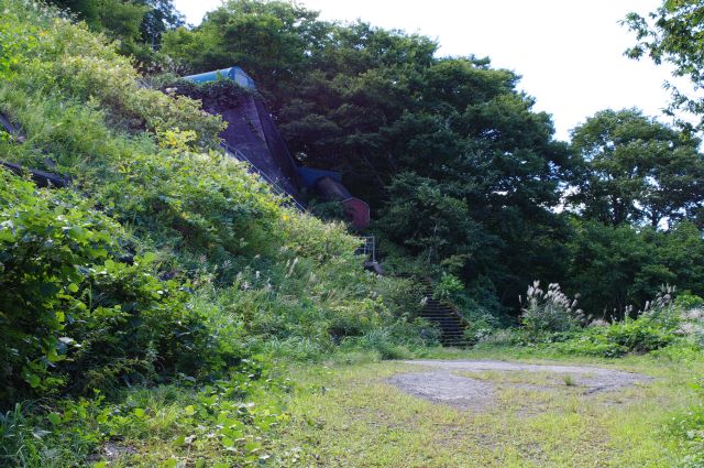 旧湯檜曽駅跡の広場に到着。駅前という面影はない。