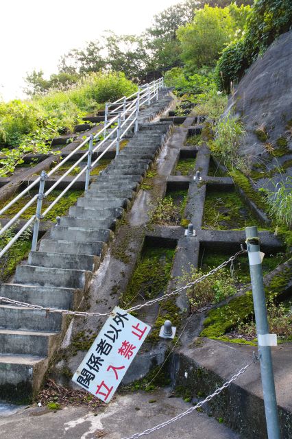 現在は関係者用にその脇の階段が使われているようだ。