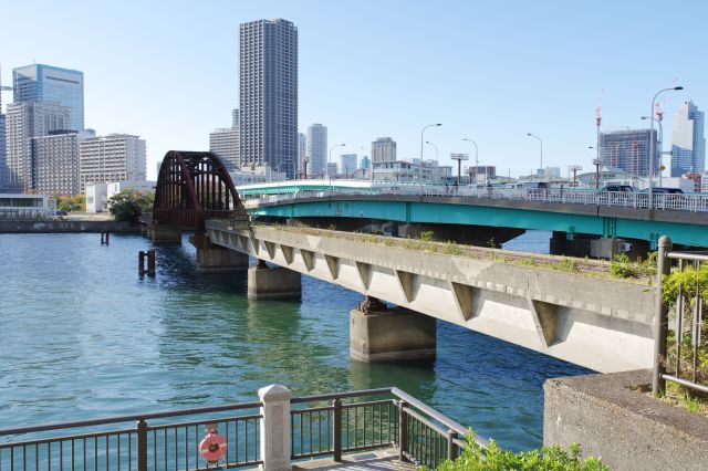 晴海橋梁と春海橋。