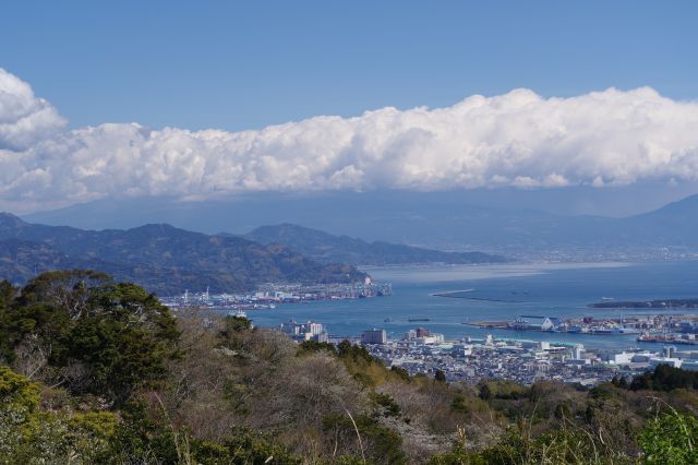 雲に隠れなければ富士山も良く見えそうです。