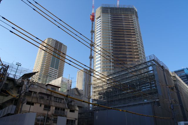 下町側の駅前も再開発の波が押し寄せています。