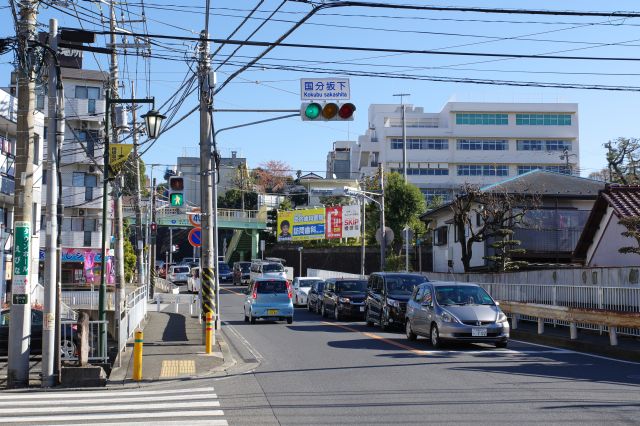 ビナウォークを抜け国分坂下交差点へ。