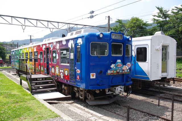 西側にはカラフルなトーマスランド号。