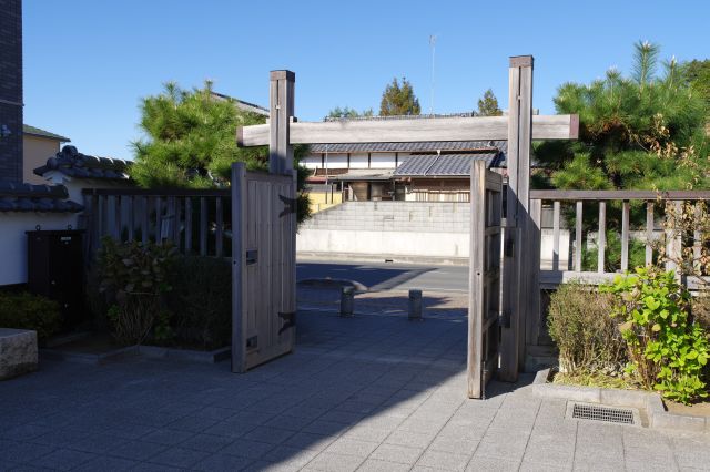 堀跡を後にします。他には本丸御殿南側に富士見櫓跡があります。