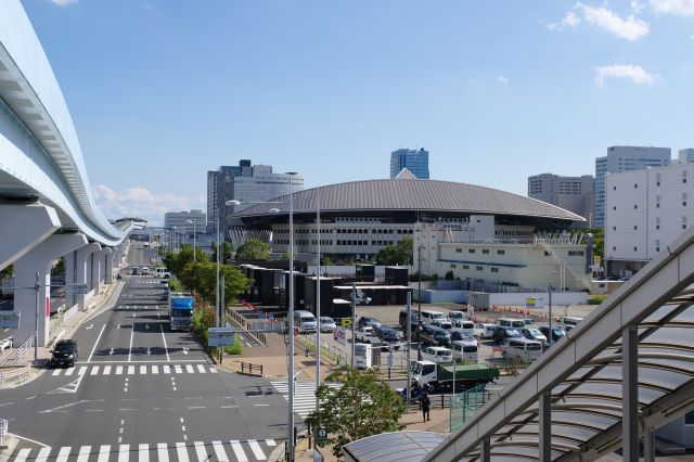 南西には有明コロシアム。