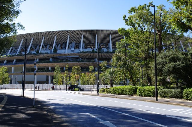 横断歩道前より。