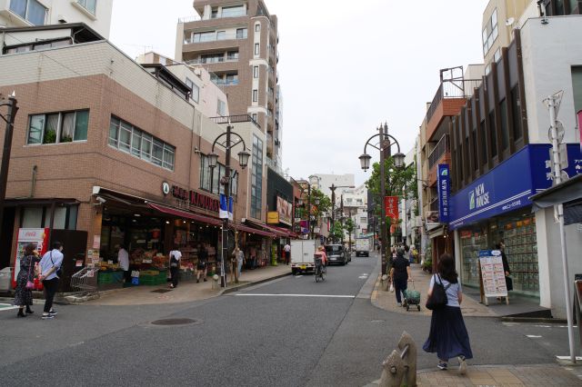 スーパー等がありこちらの方が住みやすそうです。