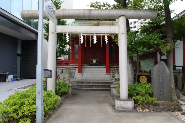 魚河岸水神社。