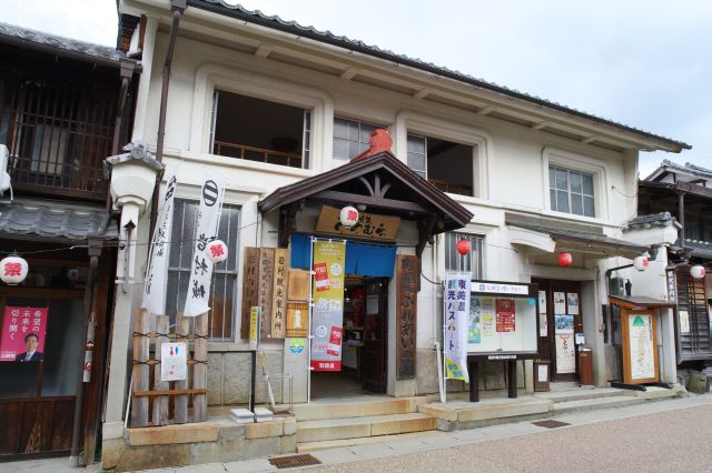 町並みふれあいの館も大正時代風。