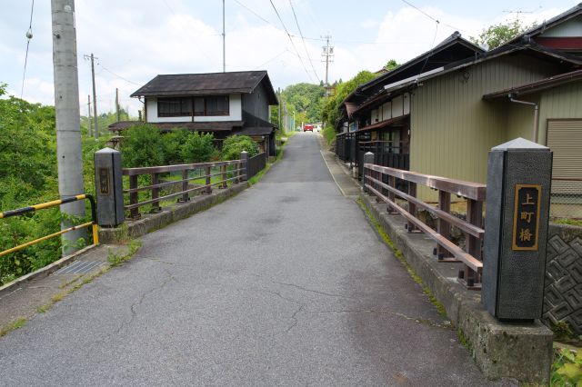 この先は日本三大山城の岩村城へと続きます。