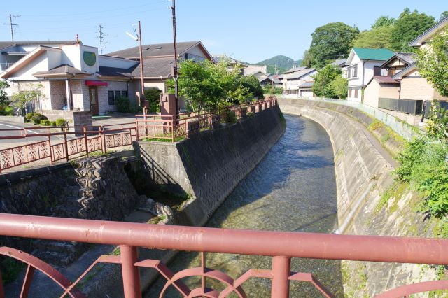 川沿いの雰囲気。