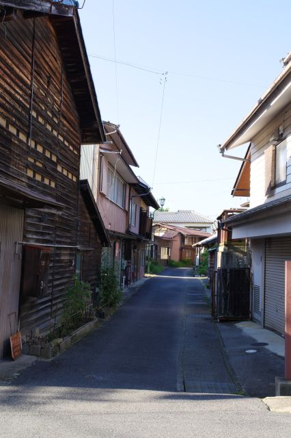 近くの「うかれ横町」という路地へ。