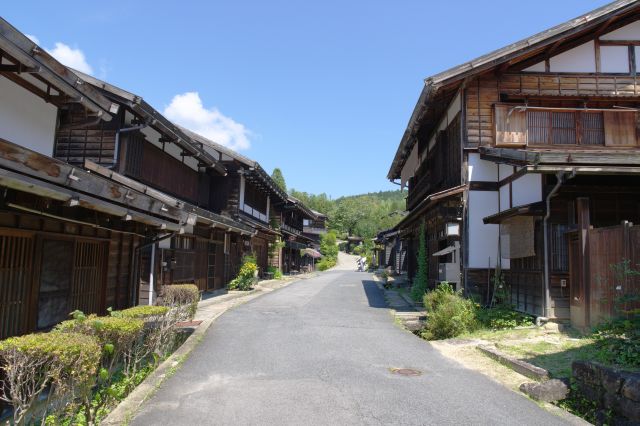 趣のある静かな町並みが続きます。