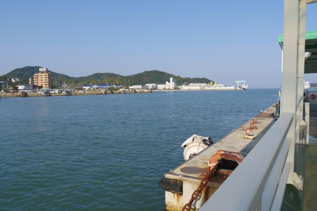 沿岸には製油所などがあり、ごま油の香りが漂っているのが印象的でした。