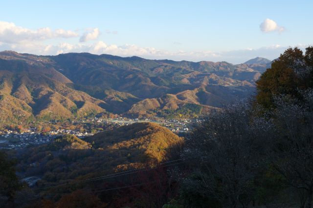 広範囲の美しい山並を眺めることができます。