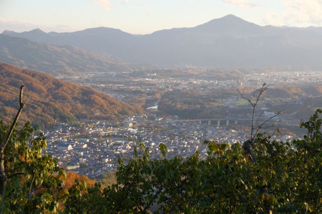 この周辺からは秩父方面の景色が良いです。