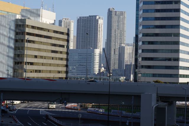 築地市場跡と勝どき駅周辺のタワーマンション。