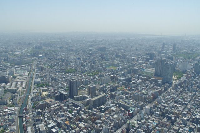 東側、錦糸町駅、荒川河口部～江戸川区の風景。