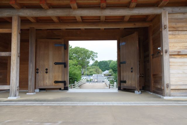 奥には弘道館（100名城スタンプ有）。