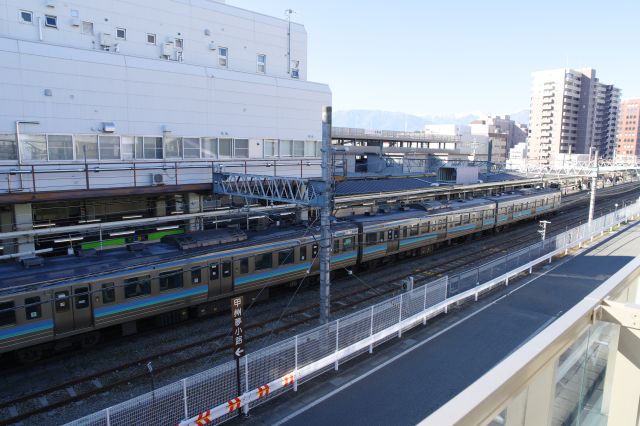 駅の通路を渡って北口へ。