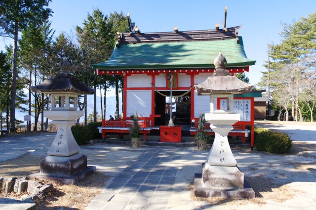 八雲神社の社殿。