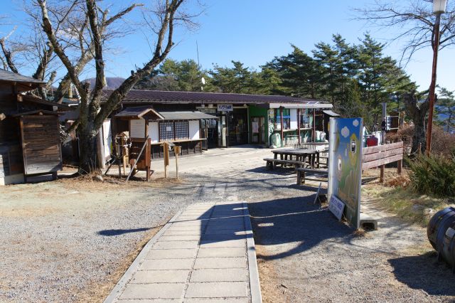 駅へ戻ります。