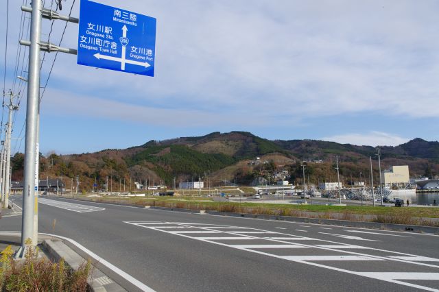 南三陸へ続く道路。