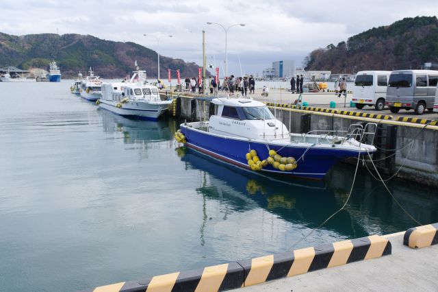 金華山という島へ向かうため桟橋へ。