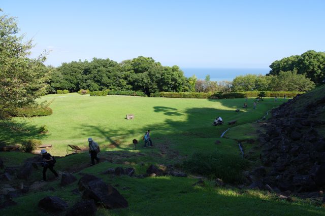 本丸から二の丸へ戻ります。