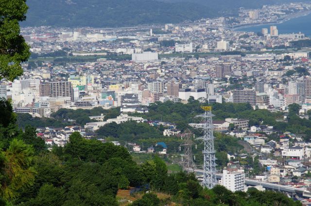 ここからも小田原城が見えます。