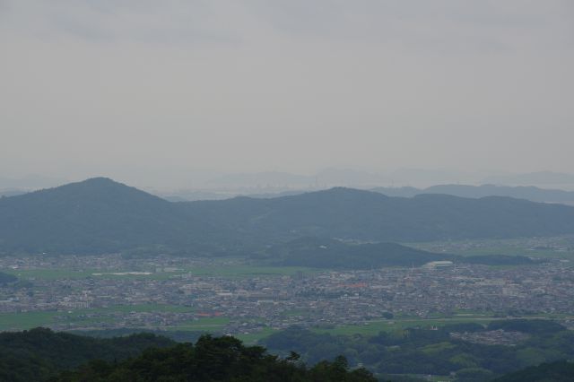 地上の町並み。