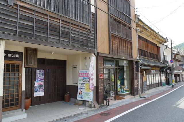 川沿いの建物も趣があります。