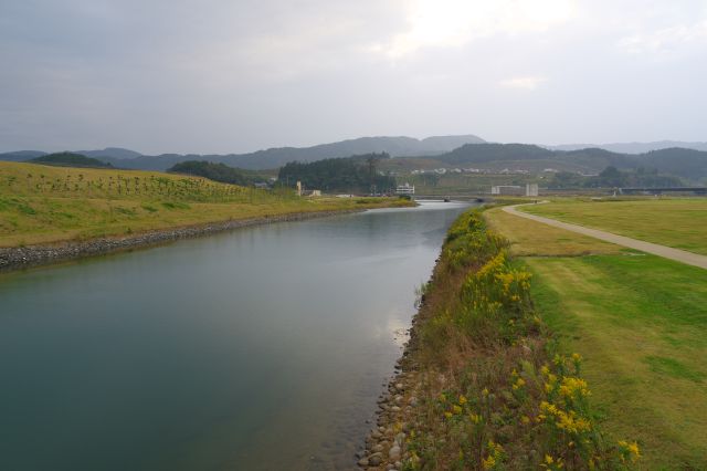 右側の風景。