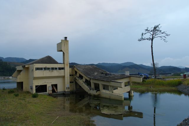 奇跡の一本松（高田松原津波復興祈念公園）の写真ページへ