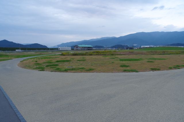 道の駅へ戻る道。