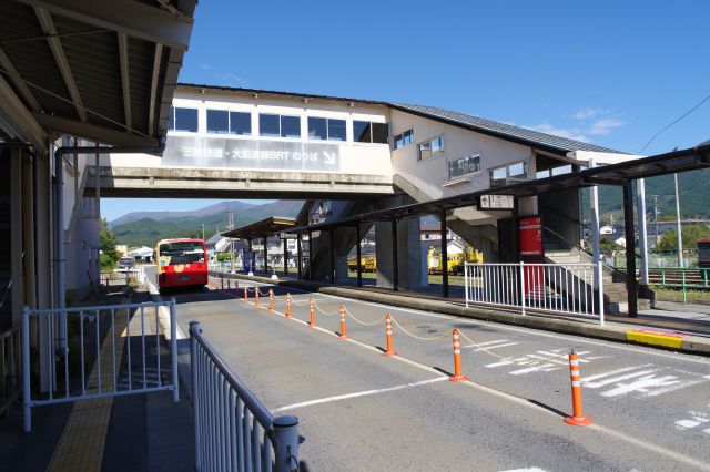 盛駅（さかりえき）の写真ページへ