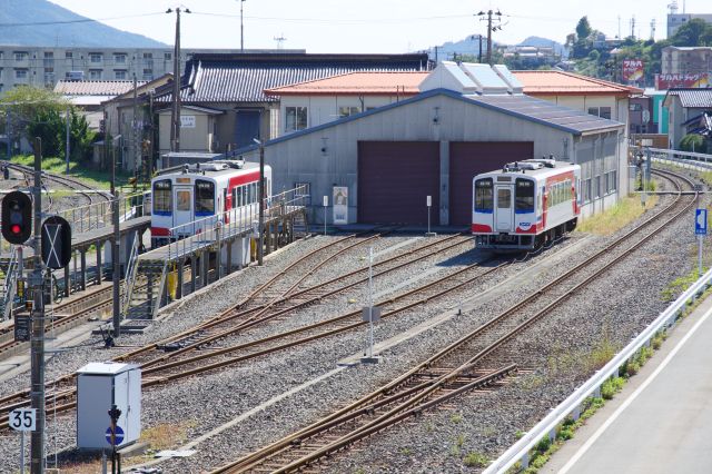 三陸鉄道の車庫があります。三陸鉄道はBRT専用道の横を走ります。